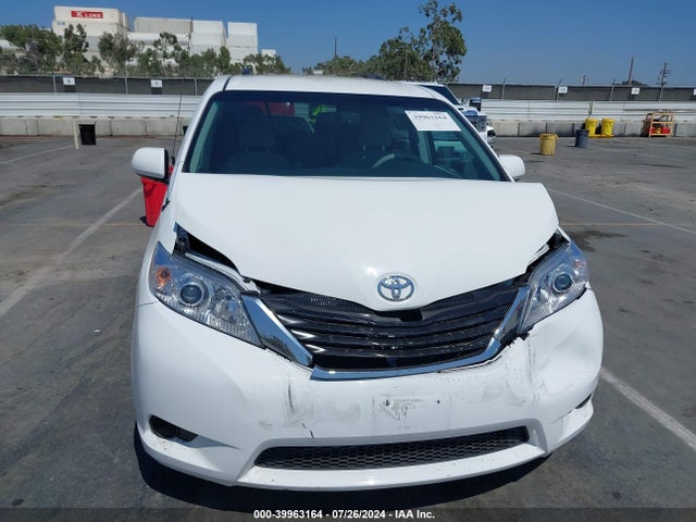 Toyota Sienna Le V6 8 Passenger 2014 5TDKK3DCXES454141 Image 12