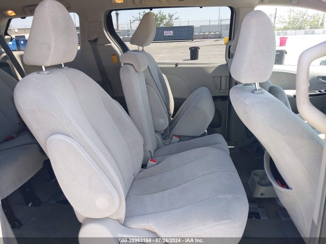 Toyota Sienna Le V6 8 Passenger 2014 5TDKK3DCXES454141 Image 8