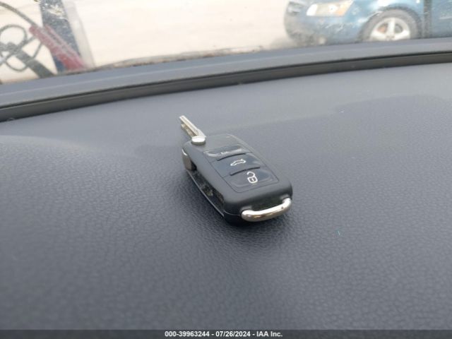 1VWAT7A33EC113389 Volkswagen Passat 1.8t Wolfsburg Edition