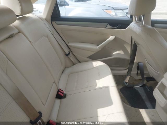 1VWAT7A33EC113389 Volkswagen Passat 1.8t Wolfsburg Edition
