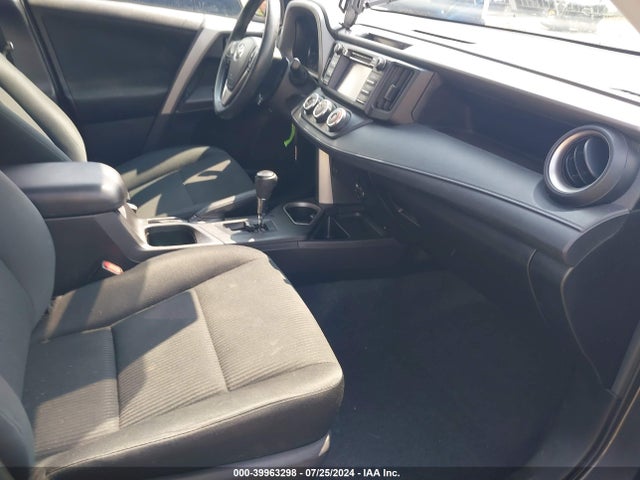 Toyota RAV4 LE 2017 2T3BFREV7HW646773 Image 5
