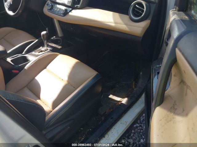2T3YFREV8HW372428 Toyota Rav4 Limited