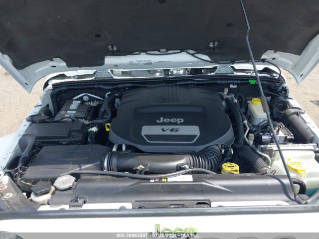 1C4BJWEG9GL182790 Jeep Wrangler Unlimited Sahara