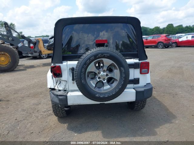 1C4BJWEG9GL182790 Jeep Wrangler Unlimited Sahara
