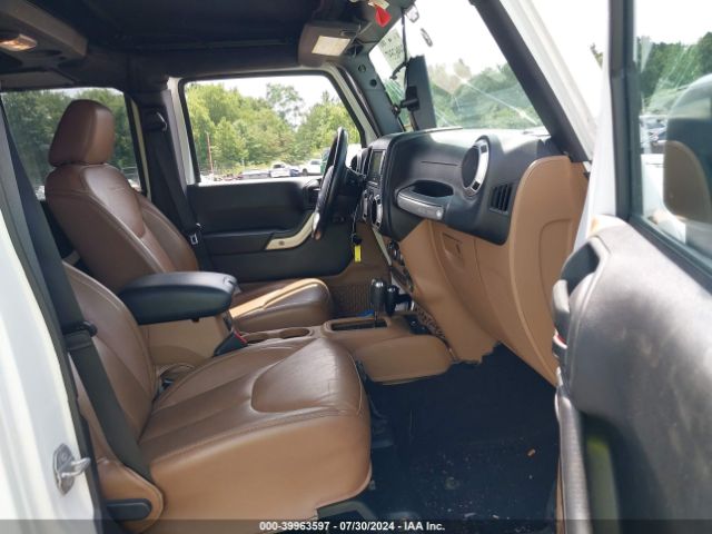 1C4BJWEG9GL182790 Jeep Wrangler Unlimited Sahara