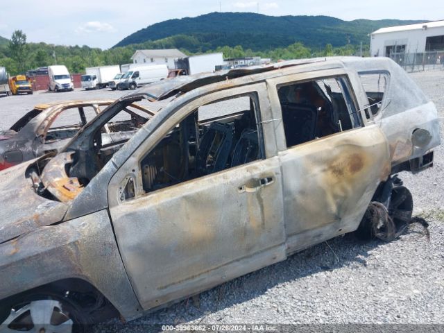1C4NJDEBXED817531 Jeep Compass Latitude