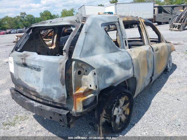 1C4NJDEBXED817531 Jeep Compass Latitude