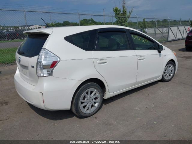 JTDZN3EU8E3316158 Toyota Prius V Three