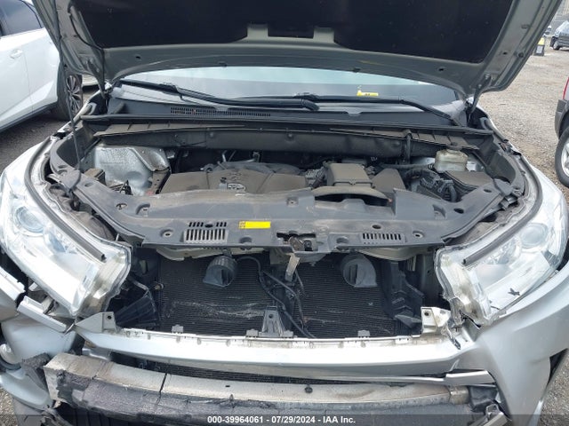 Toyota Highlander Le Plus 2017 5TDBZRFH6HS457176 Image 10