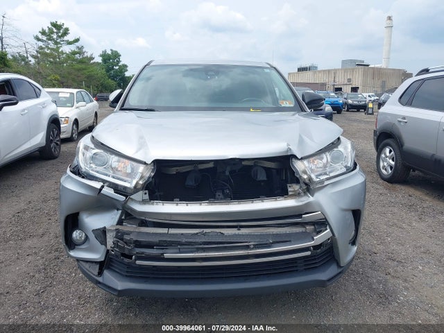 Toyota Highlander Le Plus 2017 5TDBZRFH6HS457176 Image 12