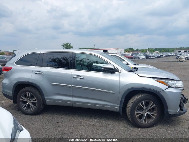 Toyota Highlander Le Plus 2017 5TDBZRFH6HS457176 Image 13