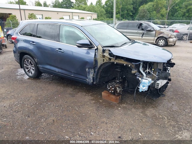 Toyota Highlander Xle 2018 5TDJZRFH8JS911624 zdjęcie główne