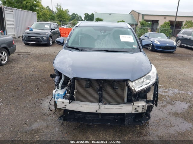Toyota Highlander Xle 2018 5TDJZRFH8JS911624 Image 13