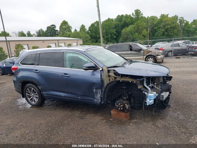 Toyota Highlander Xle 2018 5TDJZRFH8JS911624 Image 6