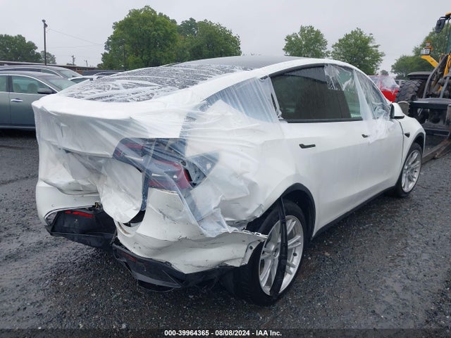 2022 TESLA MODEL Y 7SAYGAEE0NF382566 Photo 3