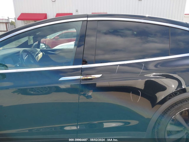 Tesla Model X 60d/70d/75d/90d 2016 5YJXCAE2XGF004543 Image 15
