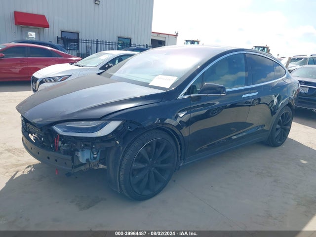 Tesla Model X 60d/70d/75d/90d 2016 5YJXCAE2XGF004543 Image 2