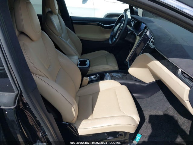 Tesla Model X 60d/70d/75d/90d 2016 5YJXCAE2XGF004543 Image 5