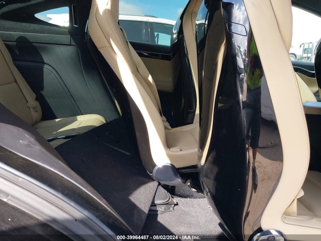 Tesla Model X 60d/70d/75d/90d 2016 5YJXCAE2XGF004543 Image 8