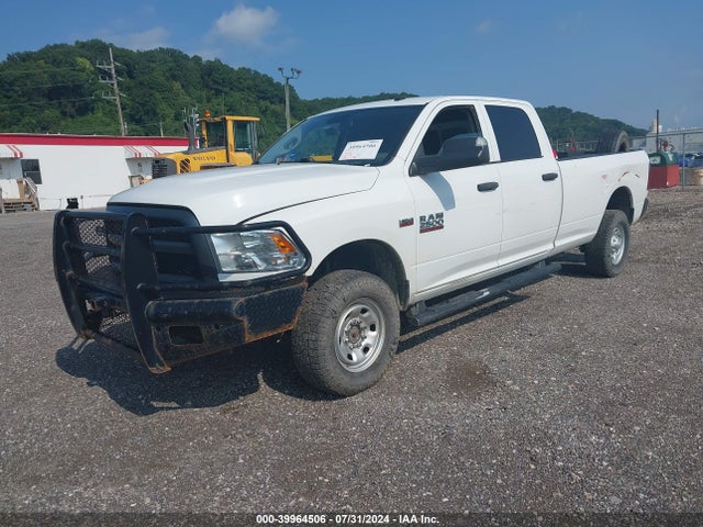 RAM 2500 Tradesman  4x4 8' Box 2018 3C6UR5HJ4JG358904 Image 2