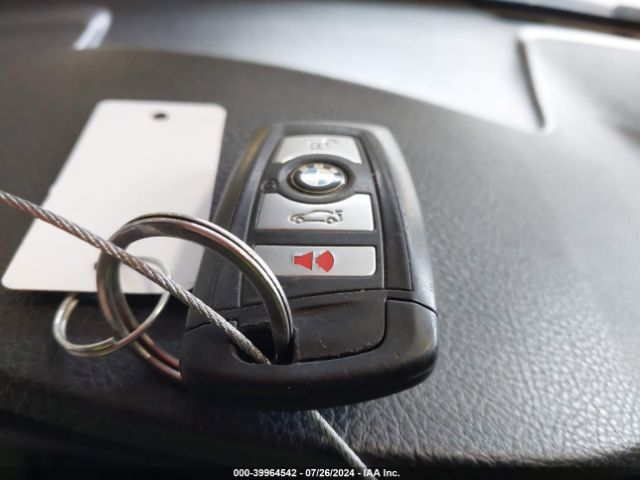WBA8E1G51GNT38013 BMW 320i