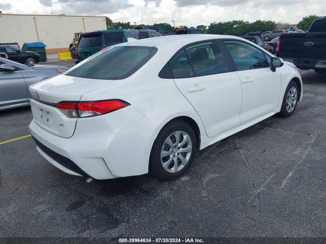 Toyota COROLLA LE 2022 5YFEPMAEXNP358366 Image 4