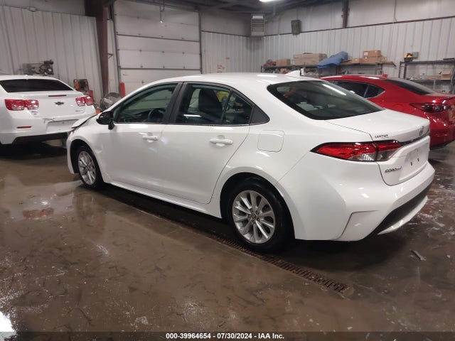 Toyota COROLLA LE 2021 5YFVPMAEXMP254037 Image 3