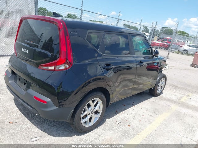 KIA SOUL LX 2022 KNDJ23AU8N7184152 Image 4