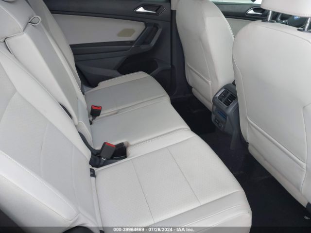 3VV3B7AX4JM031974 Volkswagen Tiguan 2.0t Se/2.0t Sel
