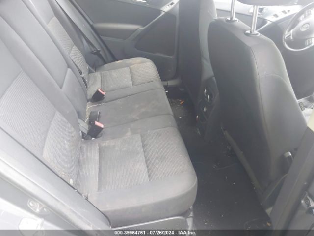 WVGAV7AX7FW514844 Volkswagen TIGUAN S