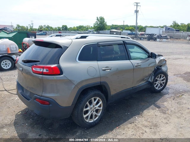 1C4PJMCBXHW537399 Jeep Cherokee Latitude 4x4