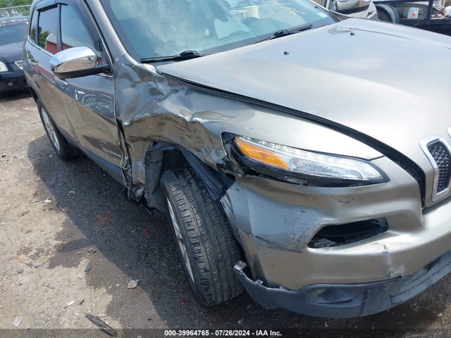 1C4PJMCBXHW537399 Jeep Cherokee Latitude 4x4