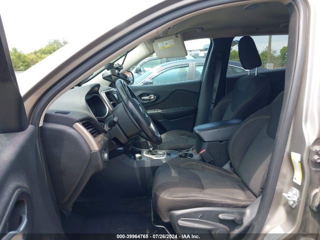 1C4PJMCBXHW537399 Jeep Cherokee Latitude 4x4