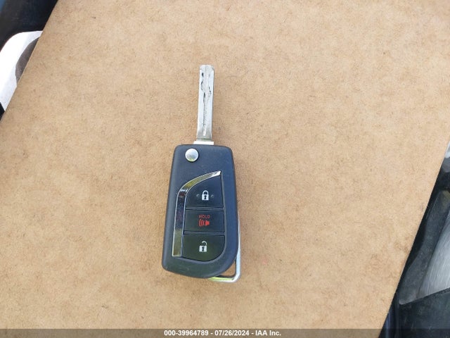 Toyota RAV4 LE 2019 JTMH1RFV3KD501435 Image 11