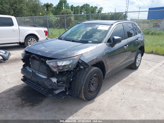 Toyota RAV4 LE 2019 JTMH1RFV3KD501435 Image 2