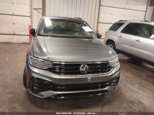 3VV8B7AXXPM038667 Volkswagen Tiguan 2.0t Se R-line Black