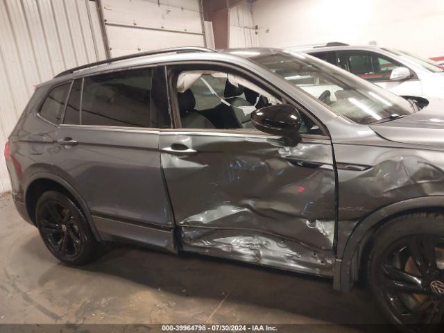 3VV8B7AXXPM038667 Volkswagen Tiguan 2.0t Se R-line Black