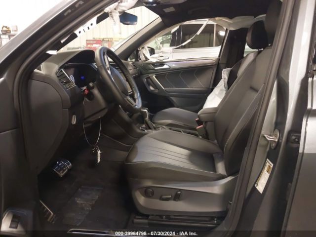 3VV8B7AXXPM038667 Volkswagen Tiguan 2.0t Se R-line Black