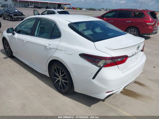 4T1G11AK6NU069899 Toyota CAMRY SE