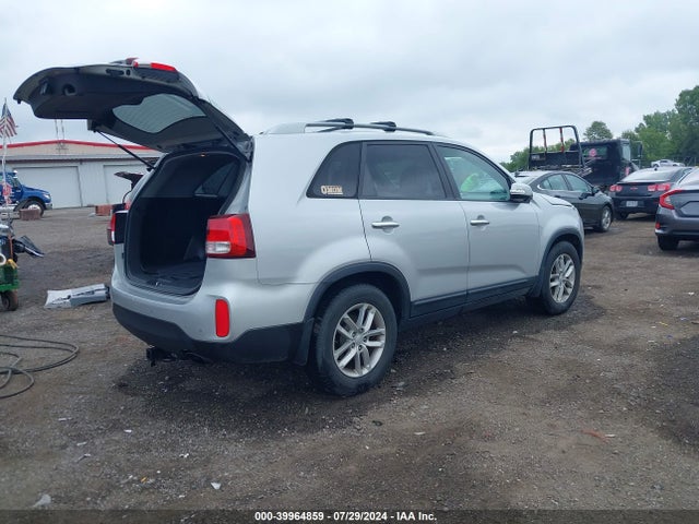 KIA SORENTO LX 2014 5XYKT3A69EG519828 Image 4