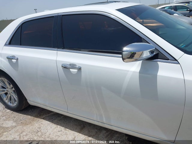 Chrysler 300C 2017 2C3CCAEG5HH564819 Image 14