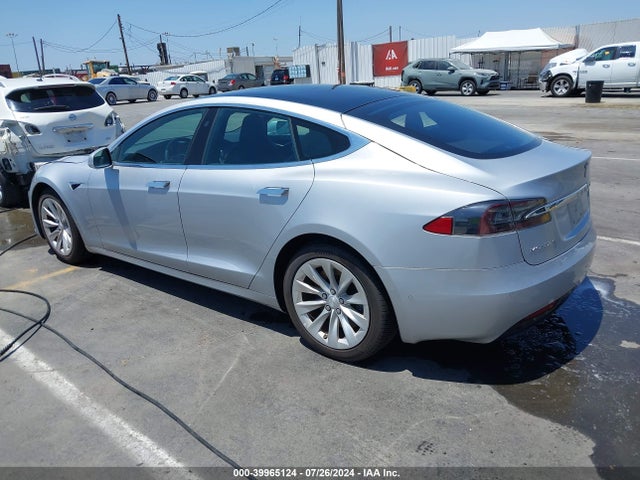 2018 TESLA MODEL S 5YJSA1E29JF281224 Photo 2