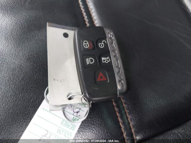 SAJAE4BG1HA965786 Jaguar Xe 25t Prestige