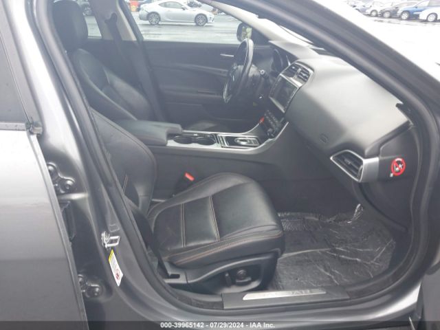 SAJAE4BG1HA965786 Jaguar Xe 25t Prestige