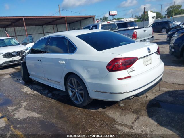 1VWDT7A34HC069131 Volkswagen Passat 1.8t R-line