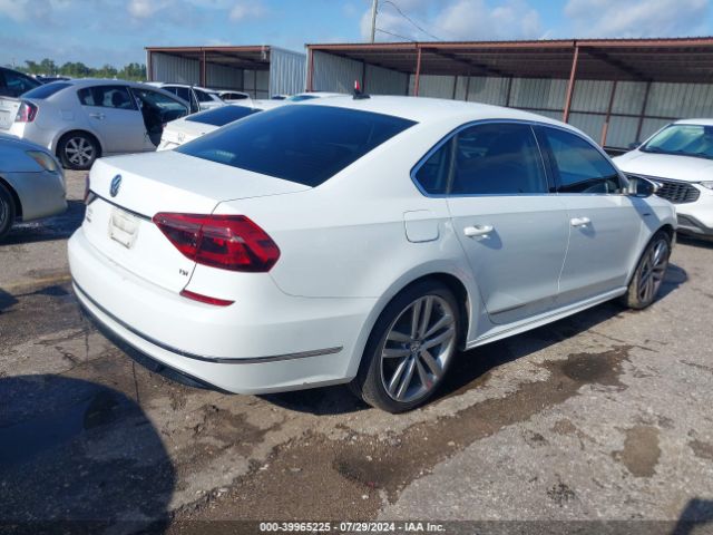 1VWDT7A34HC069131 Volkswagen Passat 1.8t R-line
