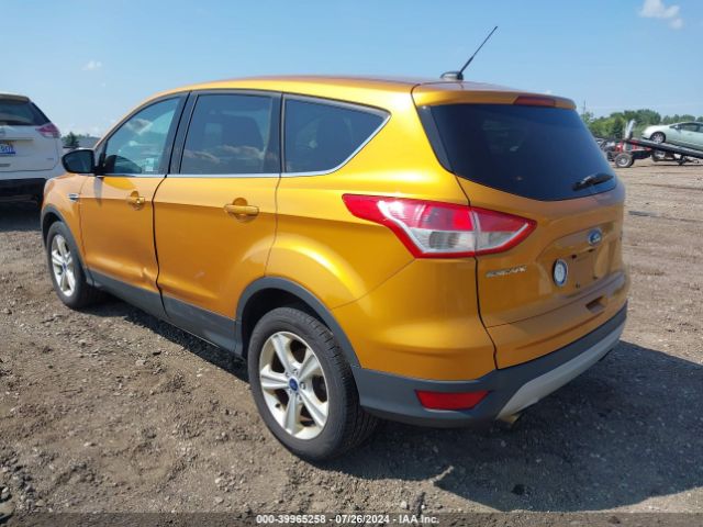 1FMCU9GX1GUA64748 Ford ESCAPE SE