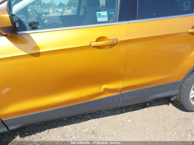 1FMCU9GX1GUA64748 Ford ESCAPE SE