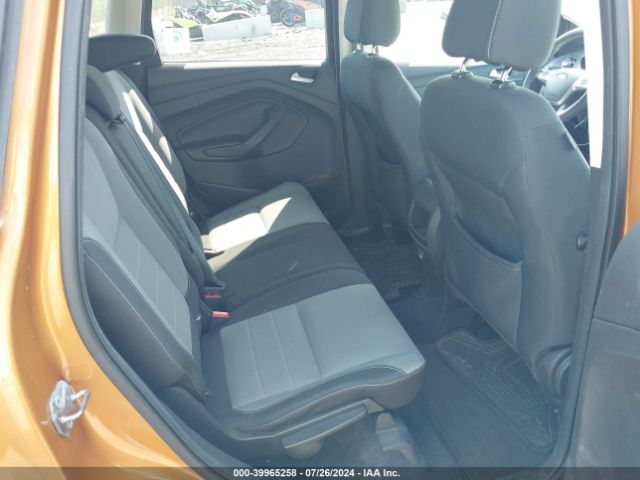 1FMCU9GX1GUA64748 Ford ESCAPE SE