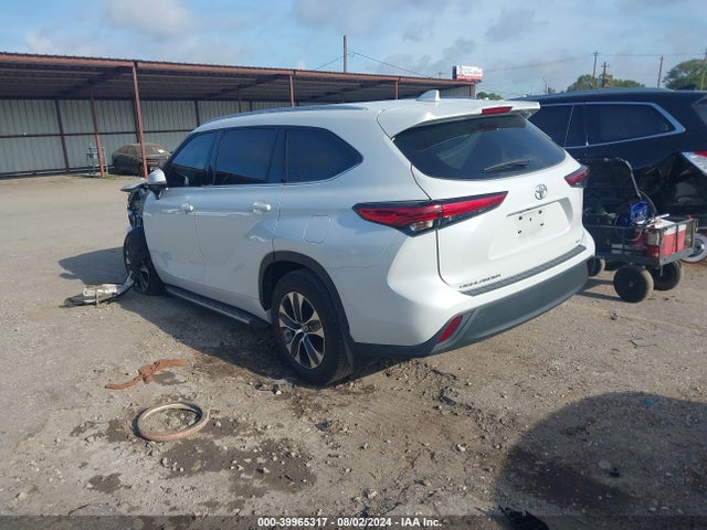 Toyota Highlander Xle 2022 5TDGZRAHXNS120681 Image 3